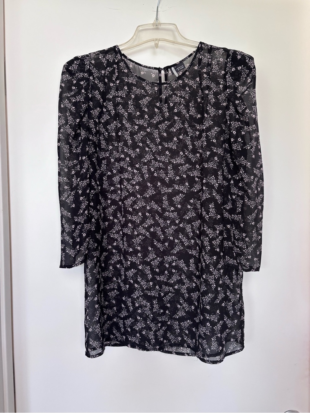 Romantic floral sheer blouse 🖤
